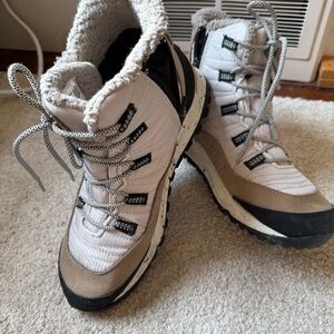 MERRELL Qform2 ankle boots with sherpa lining Women’s size 11